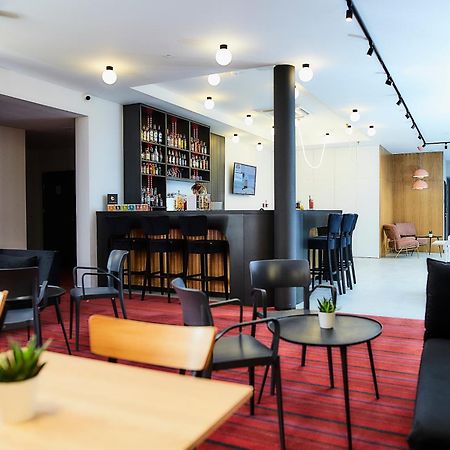 Tulip Inn Zyrardow Exteriör bild